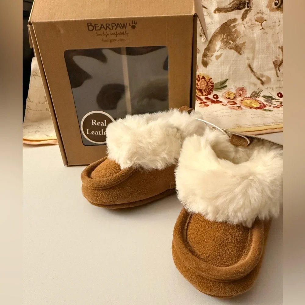 Baby toddler plush Bearpaw, chestnut booties, boots, slippers, NIB 0-6 months 🐾